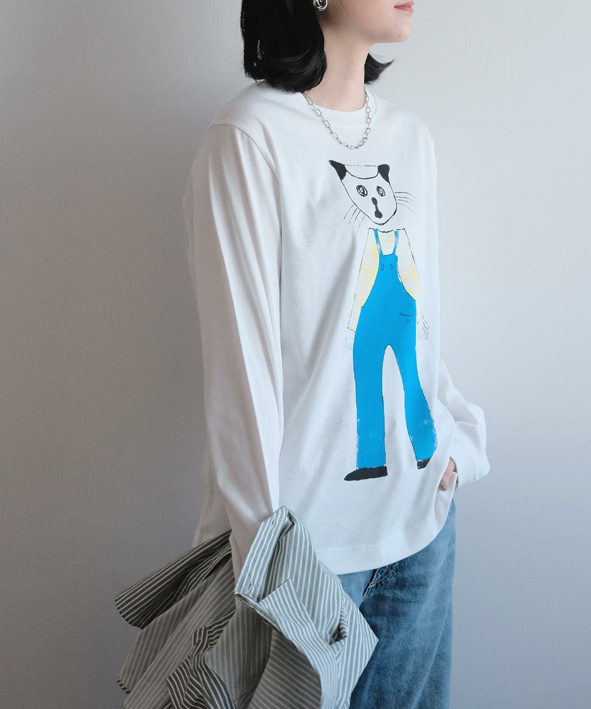 モデル着用画像（ホワイト×ブルー）