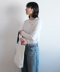 モデル着用画像（ホワイト）