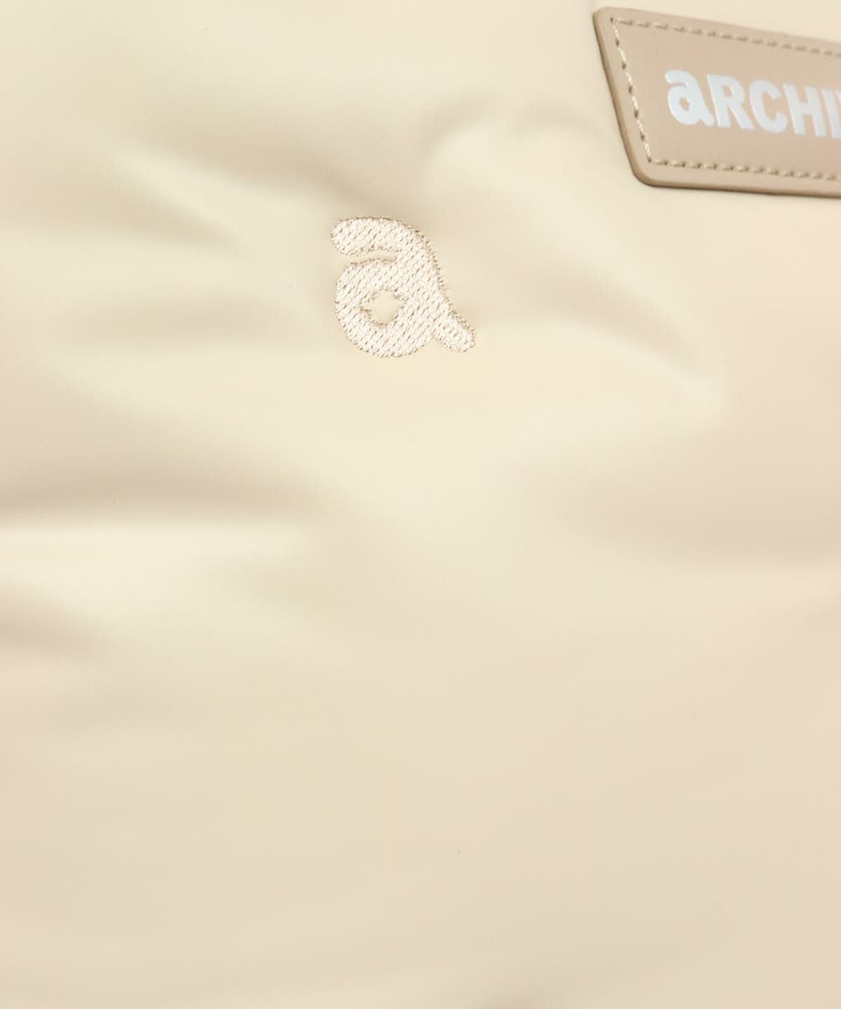 デザイン部分（ベージュ）