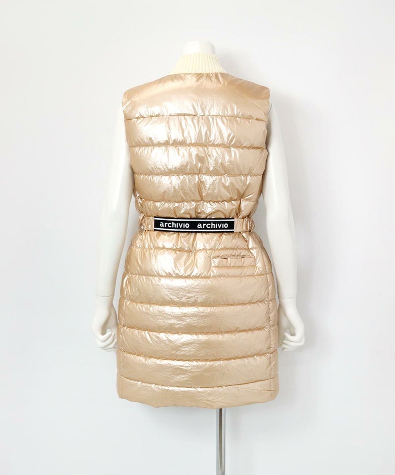 メタリックキルト保温ベスト(ベージュ)後ろ