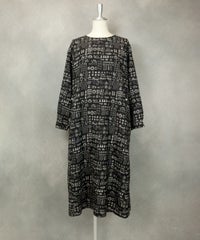 総柄ワンピース（ブラック）