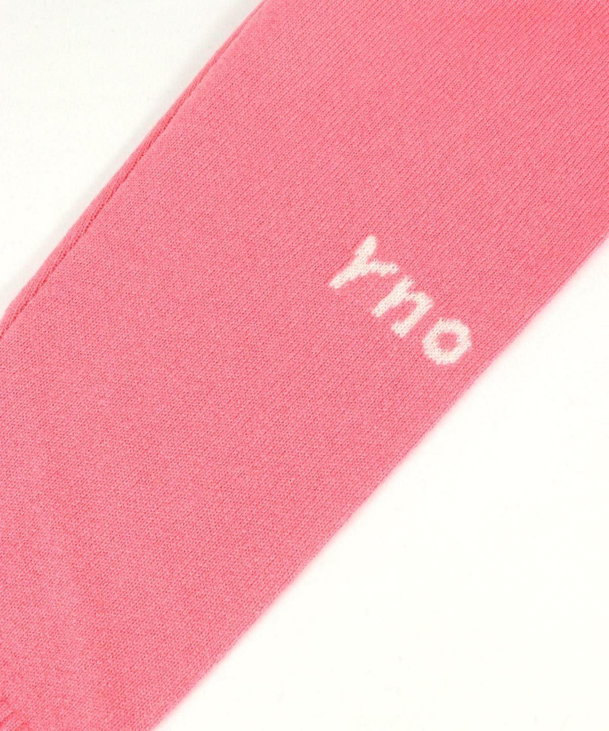 袖のロゴ部分（ピンク）