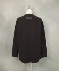 ウール100％コード刺繍Vネックニットプルオーバー後（ブラウン）