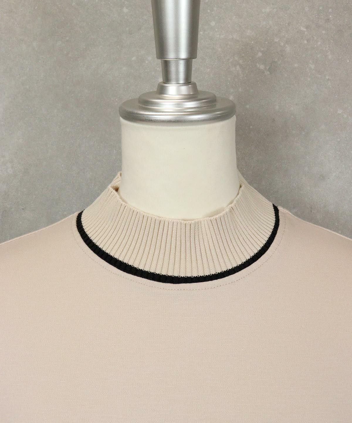 首元部分（ベージュ）