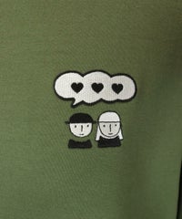 胸元デザイン部分（カーキ）