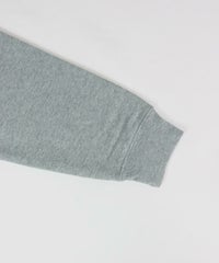 袖口部分（グレー）