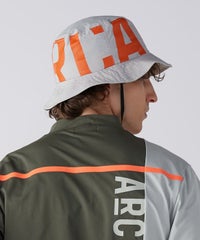 モデル着用画像（ベージュ）