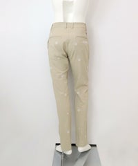 ロゴ刺繍パンツ 後ろ（ベージュ）