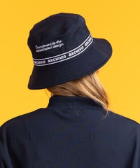 モデル着用画像（ネイビー）