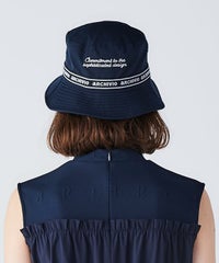 モデル着用画像（ネイビー）