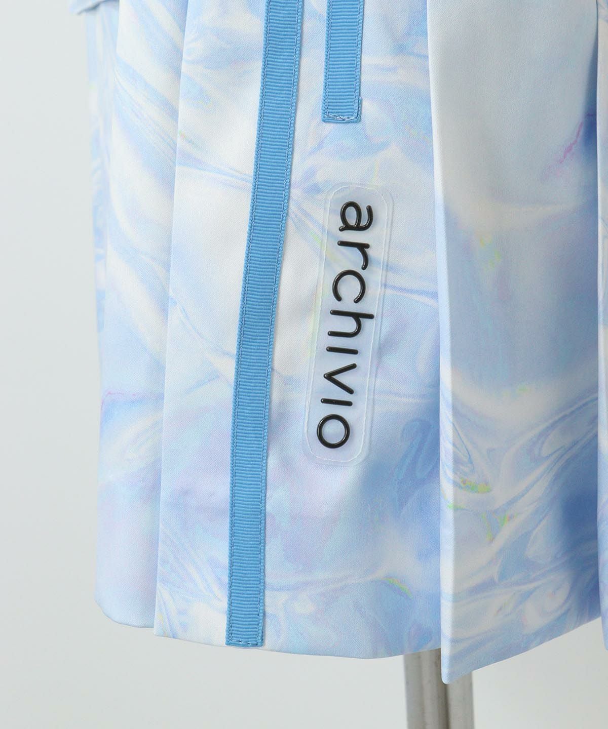 ロゴデザイン部分（ブルー）