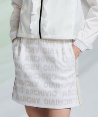 モデル着用画像（ベージュ）