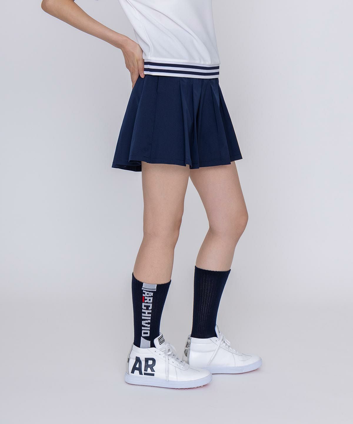 モデル着用画像（ネイビー）