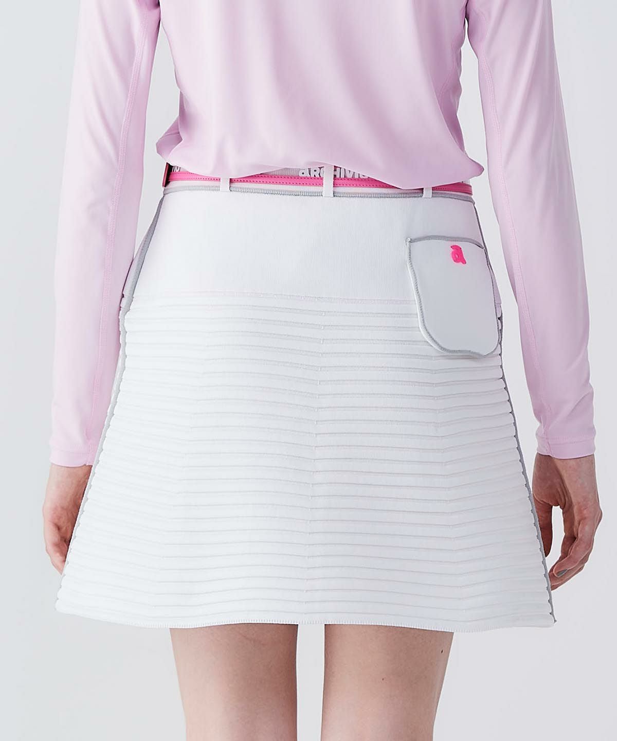 モデル着用画像（ホワイト）