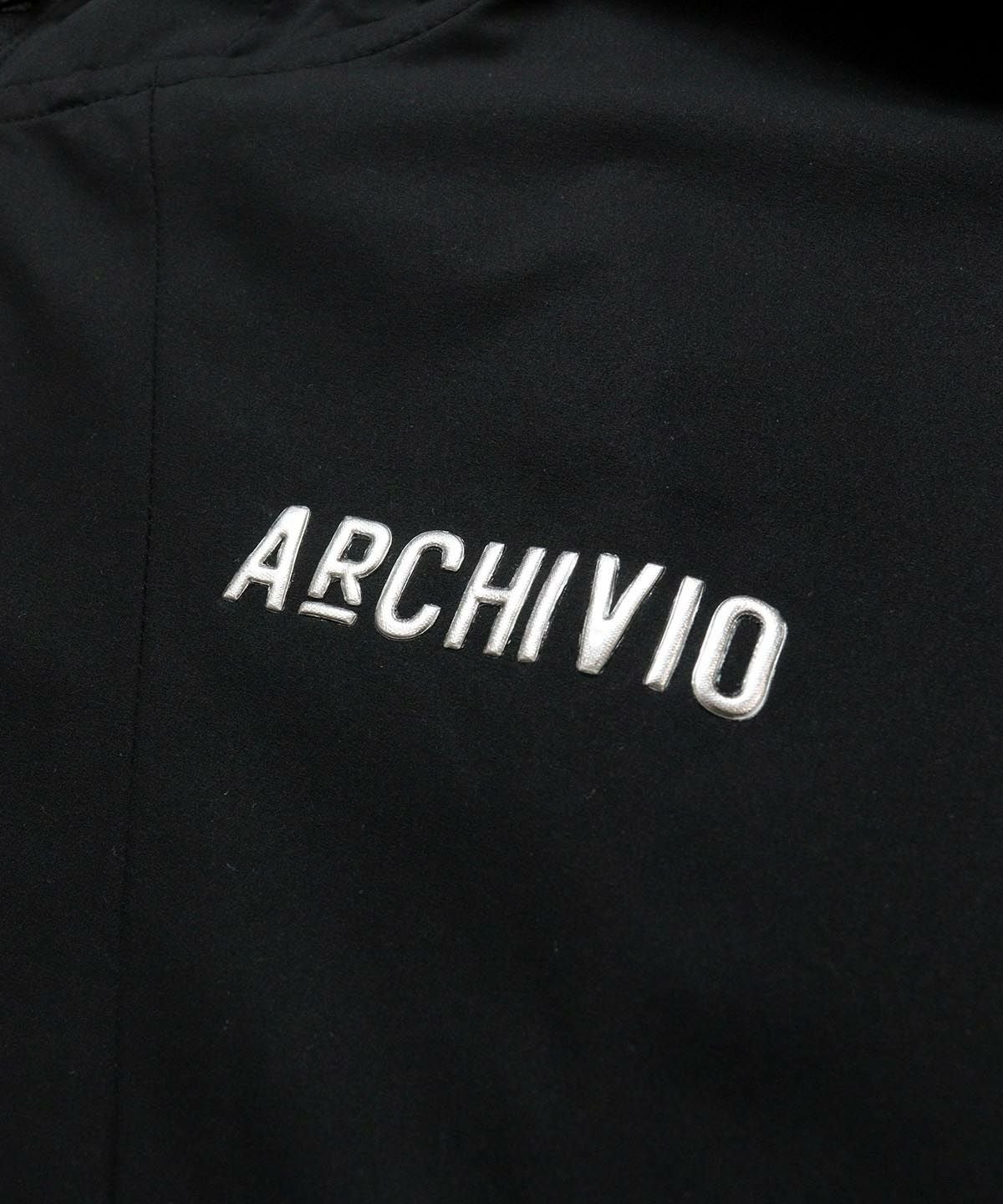 ロゴデザイン部分（ブラック）