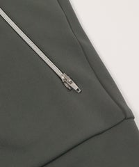 ポケット部分（グレー）