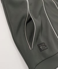 ポケット部分（グレー）