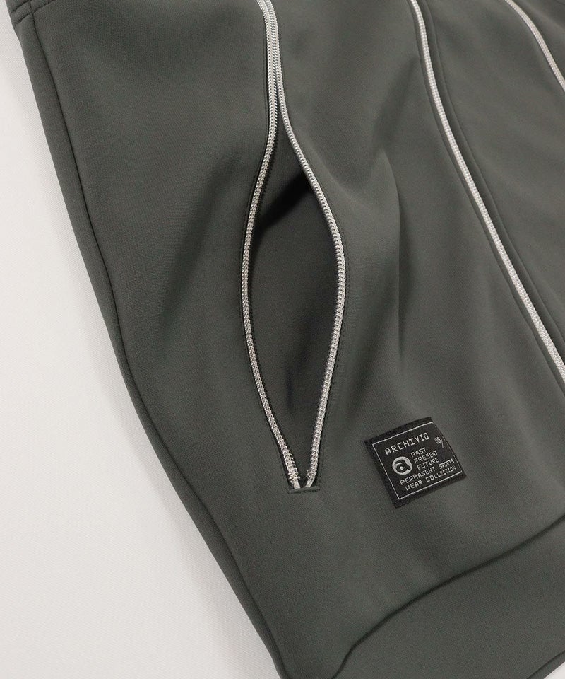 ポケット部分（グレー）