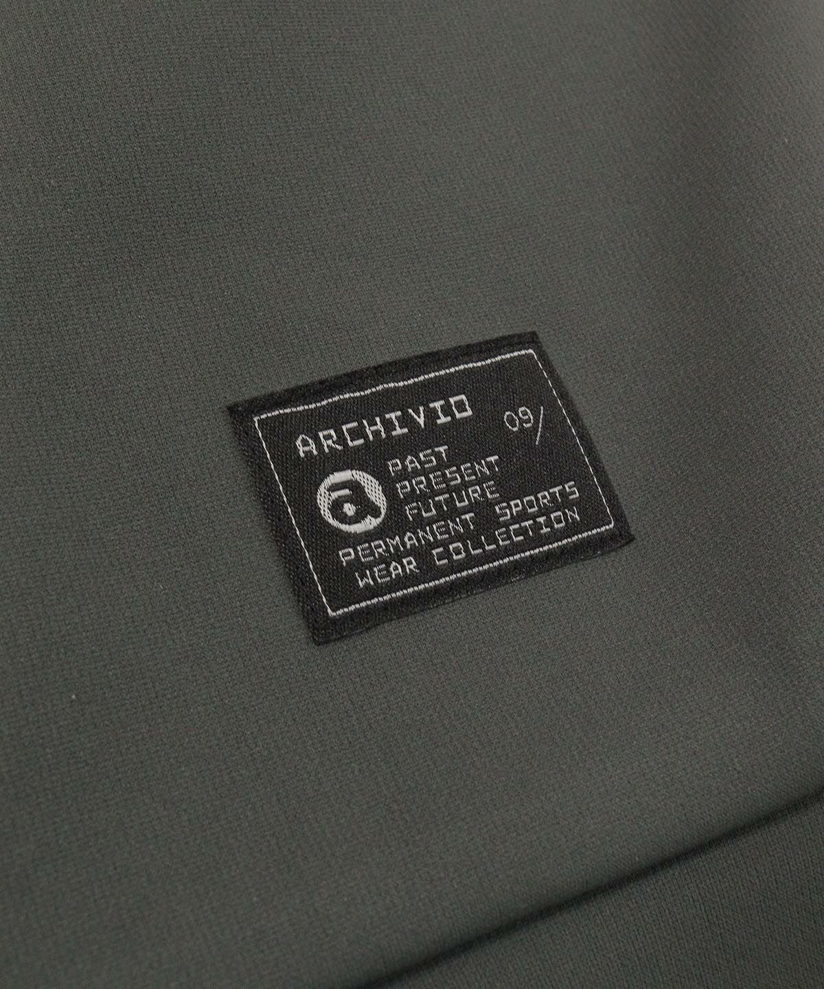 タグアップ部分（グレー）