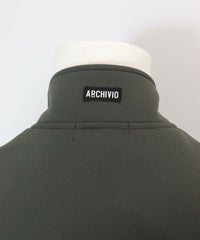 首元後ろロゴアップ部分（グレｰ)