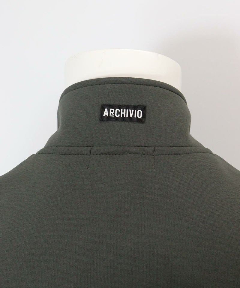 首元後ろロゴアップ部分（グレｰ)