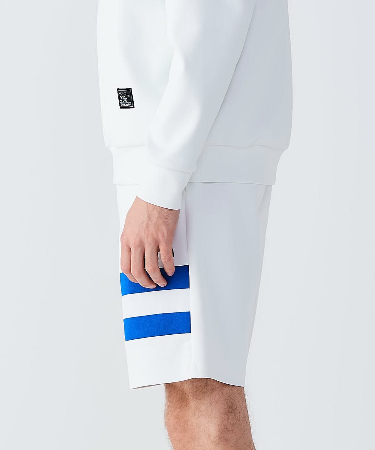 モデル画像（ホワイト）