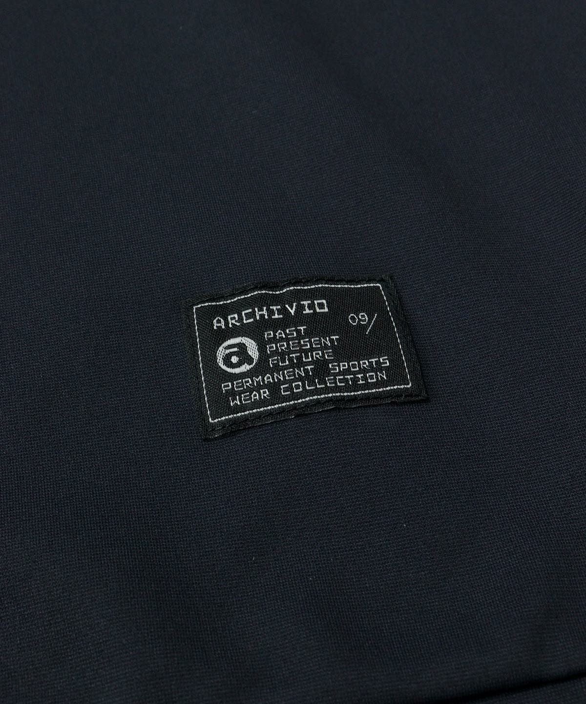 ロゴタブ部分（ネイビー）