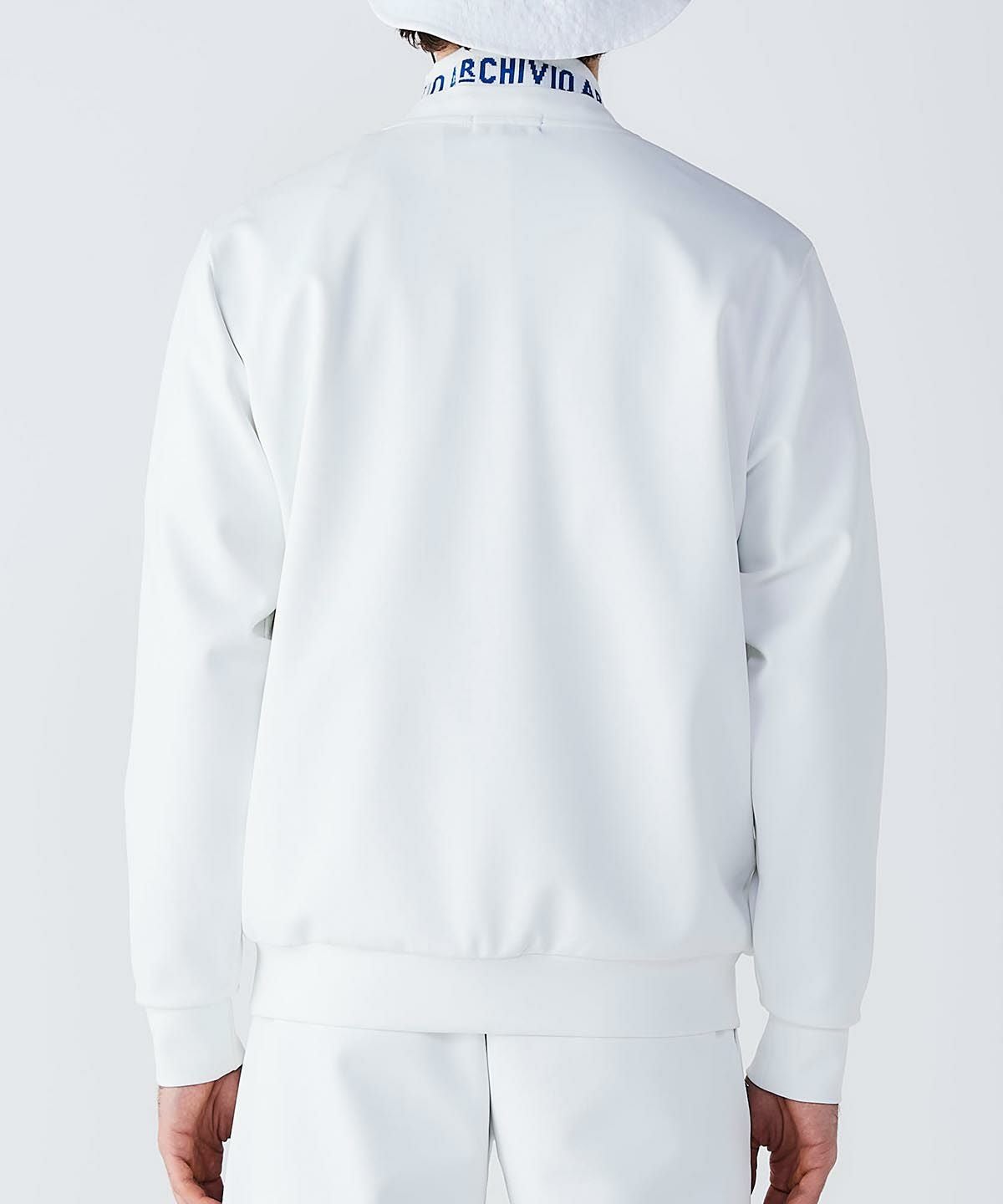 モデル着用画像（ホワイト）