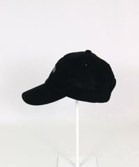 シアサッカーストライプ刺繍キャップ左横（ブラック）