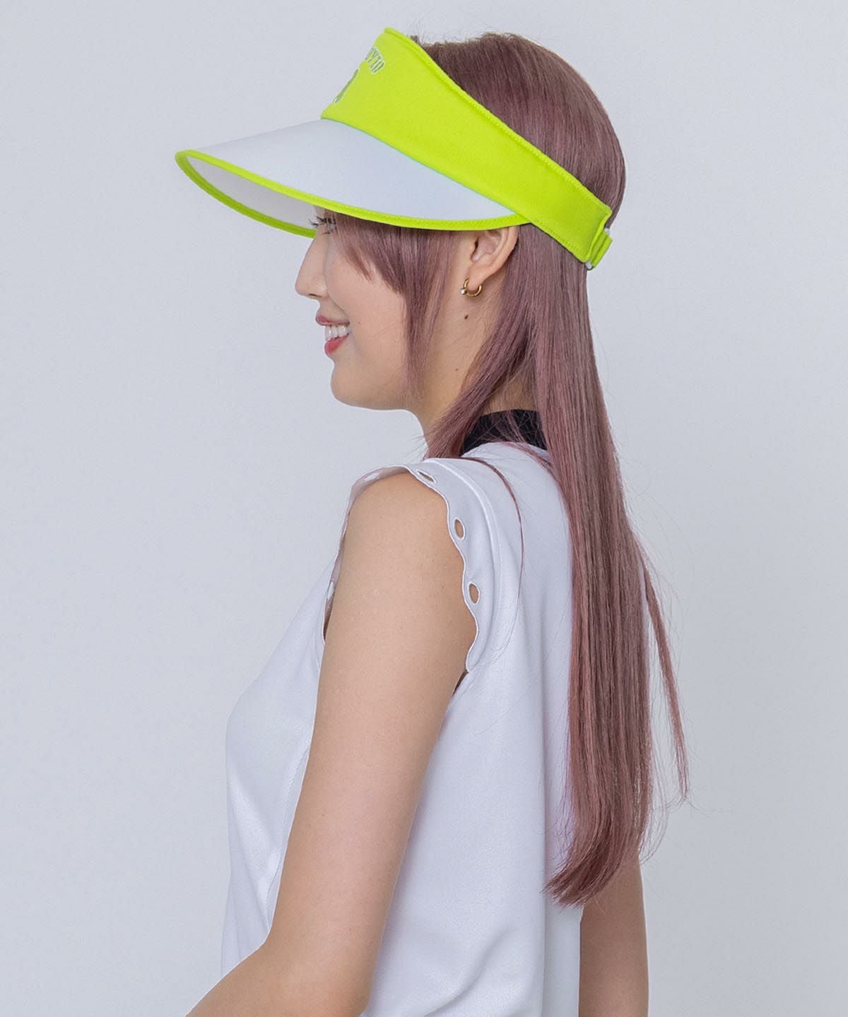 モデル着用画像（ライトグリーン）