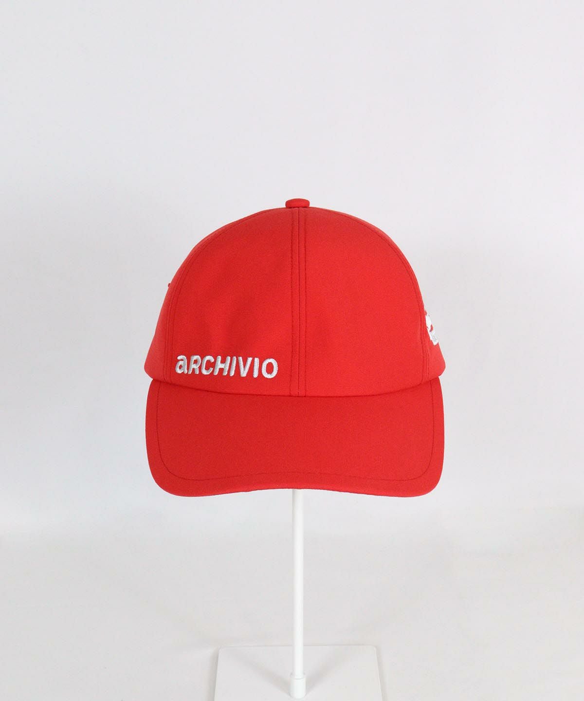 エンブレム刺繍キャップ正面（レッド）