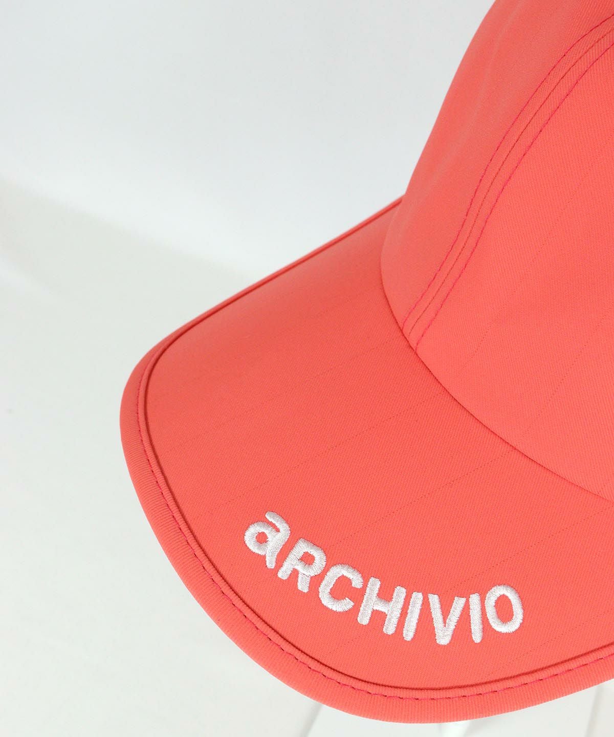 ツバ部分（ピンク）