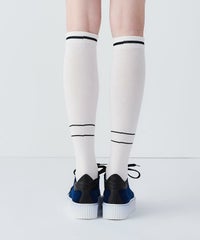 モデル着用画像（ホワイト×ブラック）