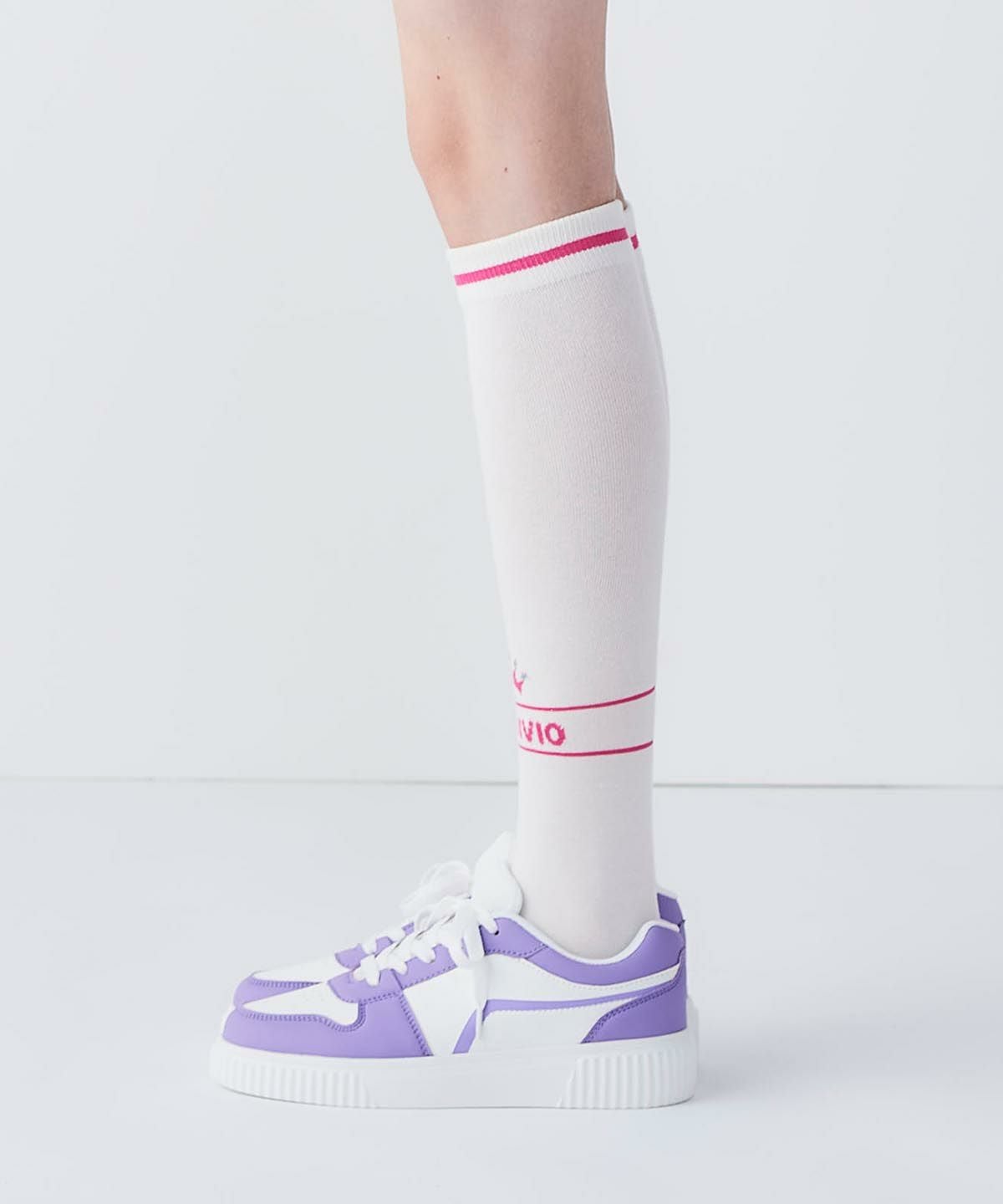 モデル着用画像（ホワイト×ピンク）