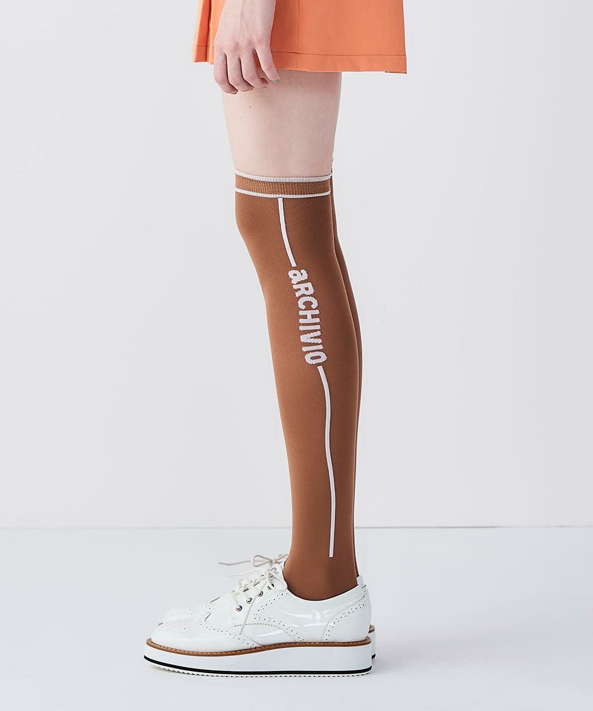 モデル着用画像（ブラウン）