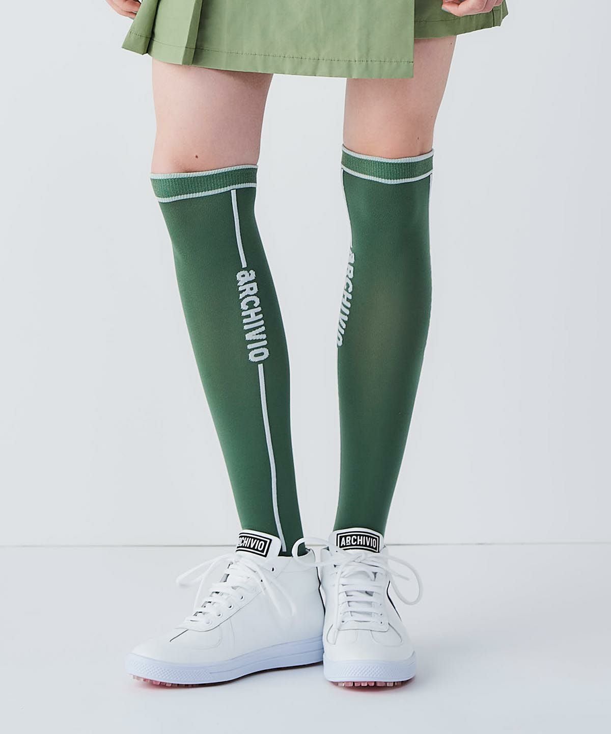 モデル着用画像（カーキ）