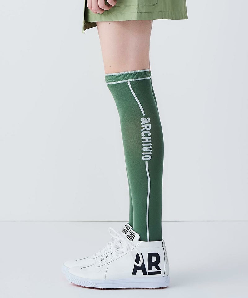 モデル着用画像（カーキ）