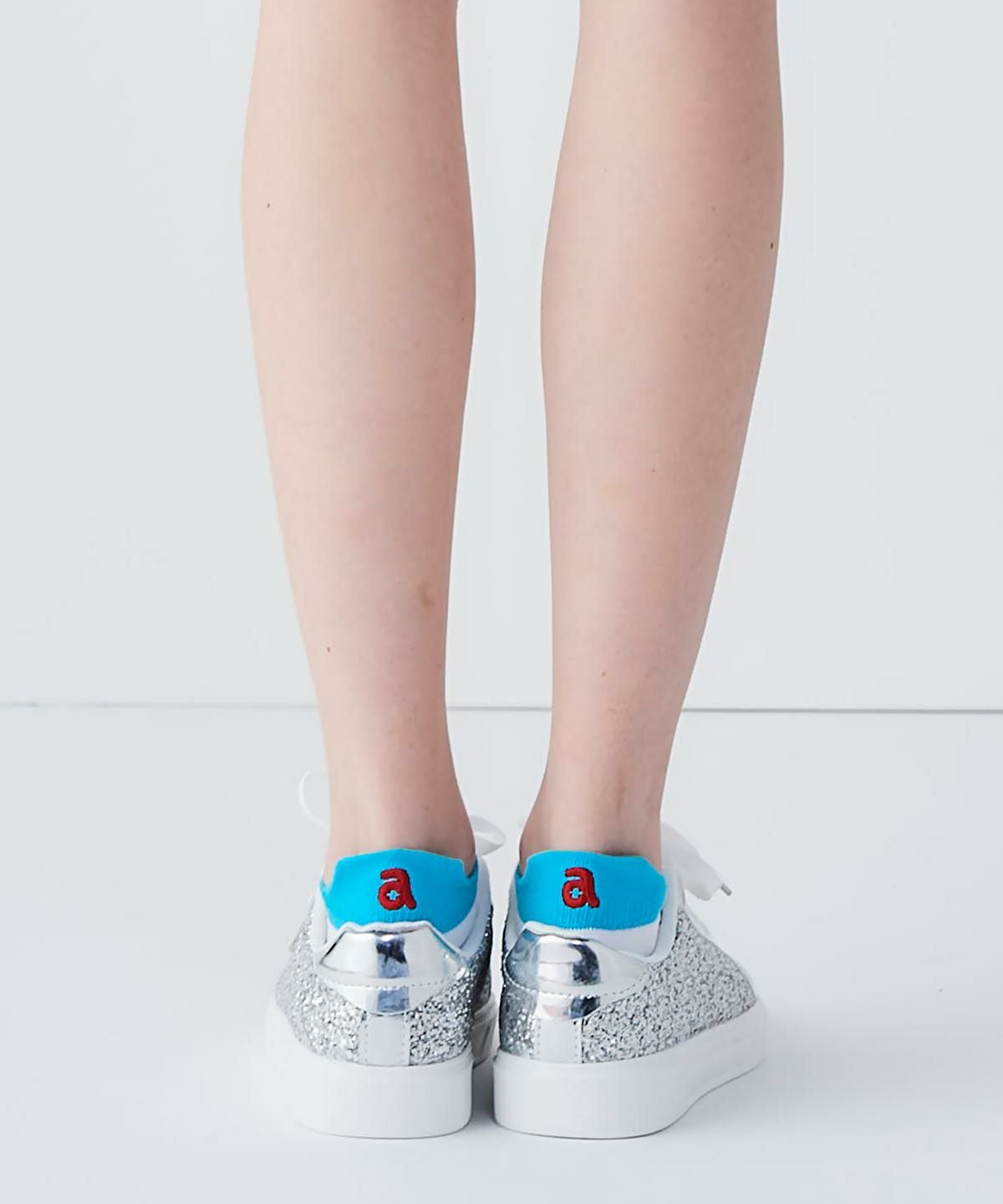 モデル着用画像（ブルー）