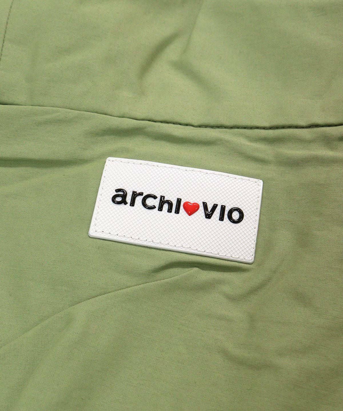 ロゴタグ部分（グリーン）