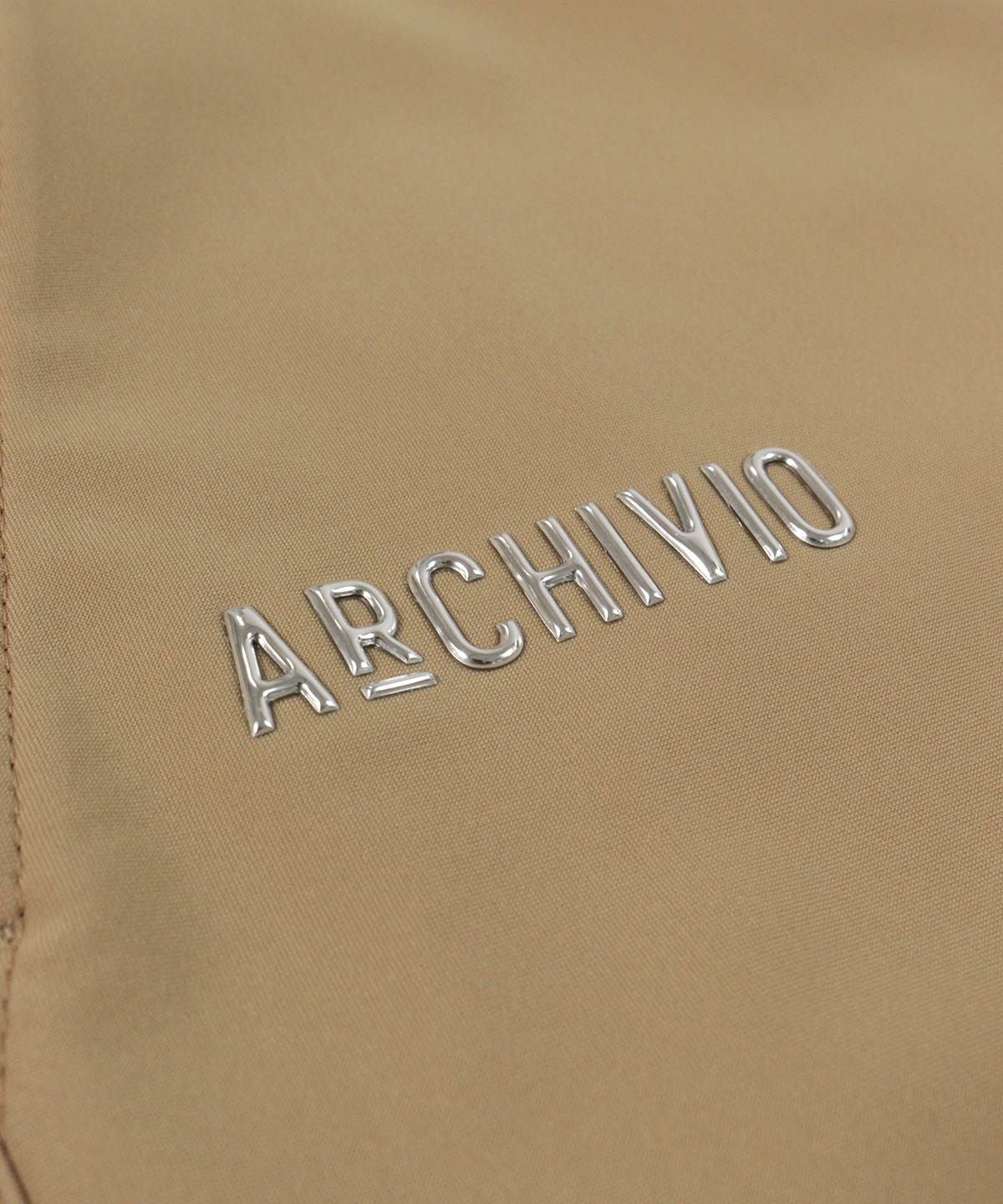 ロゴアップ(ベージュ)