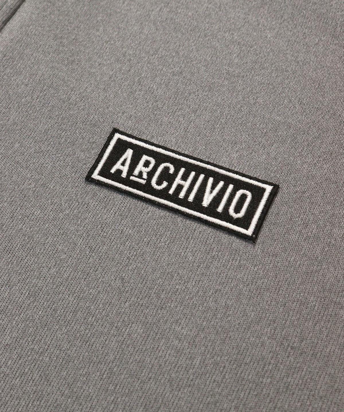 ロゴデザイン部分（ライトグレー）