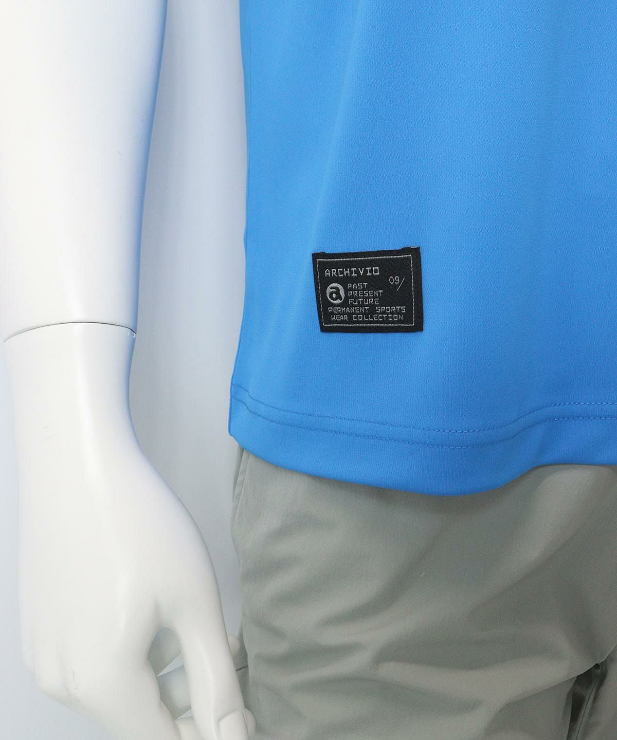 裾ロゴデザイン部分（ブルー）