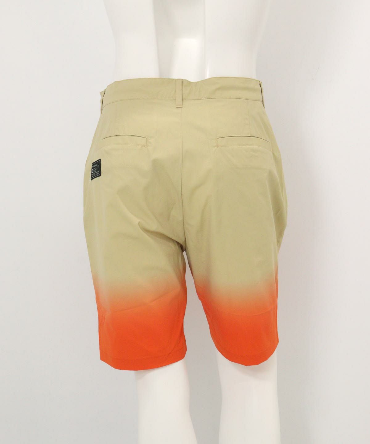 【メンズ】グラデーションショートパンツ(ベージュ)後ろ