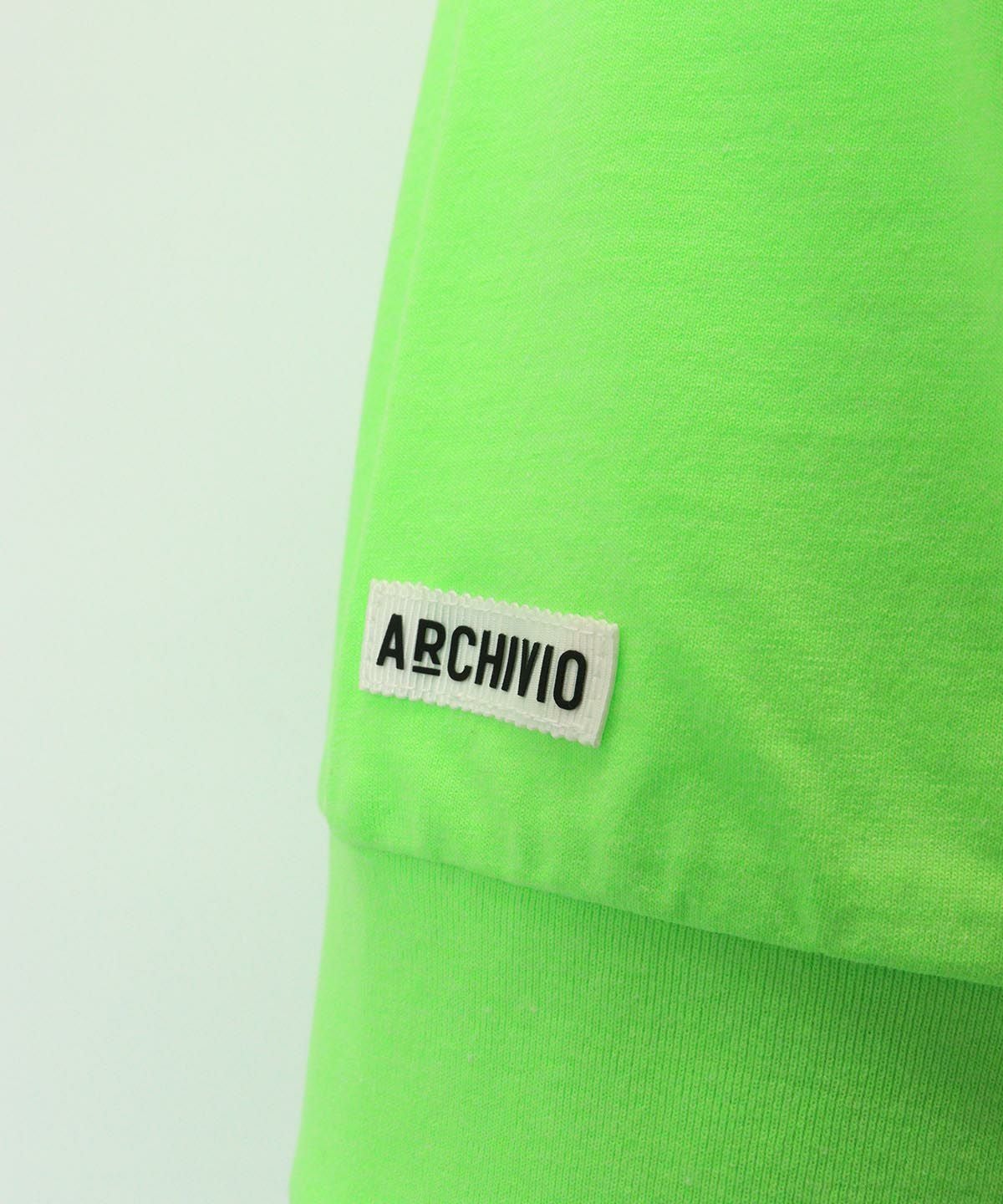 袖ロゴデザイン部分（ライトグリーン）