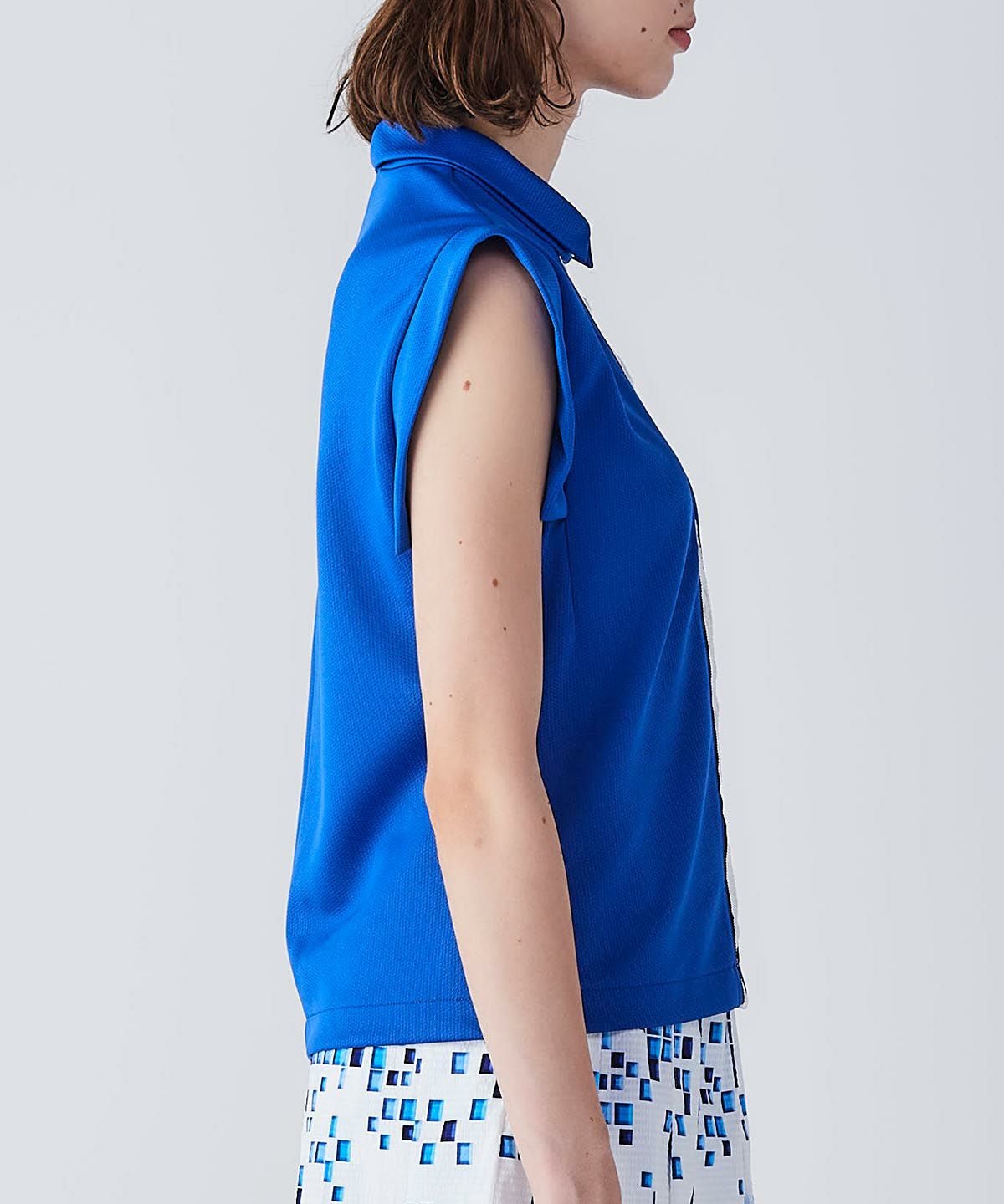 モデル着用画像（ブルー）