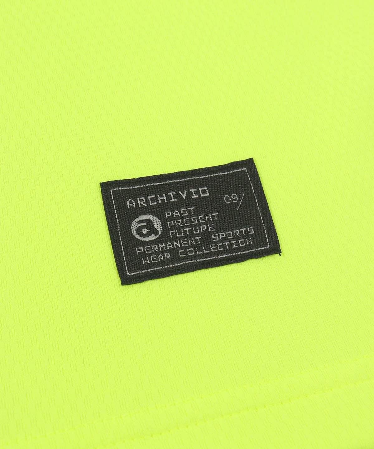 タグ部分（イエロー）