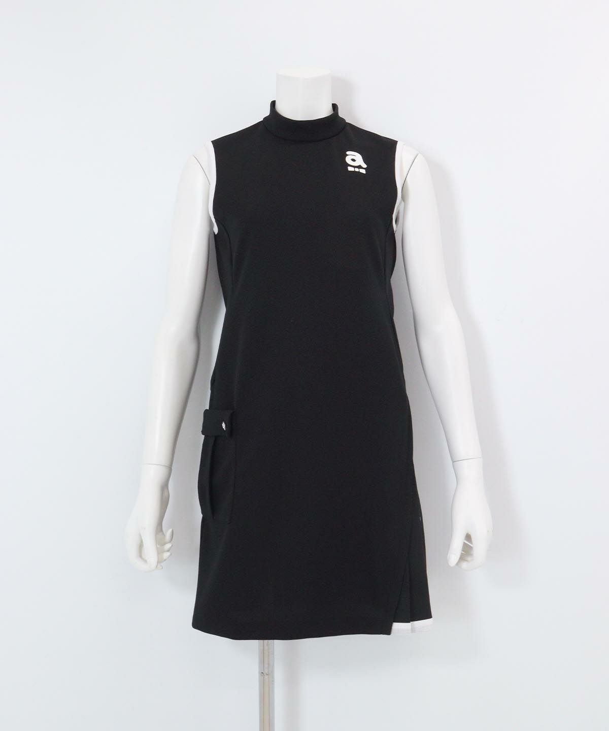 ポイントプリーツノースリワンピース(ブラック）