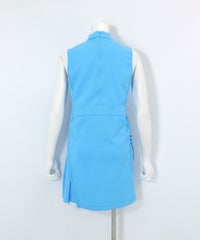 ポイントプリーツノースリワンピース後（ライトブルー）