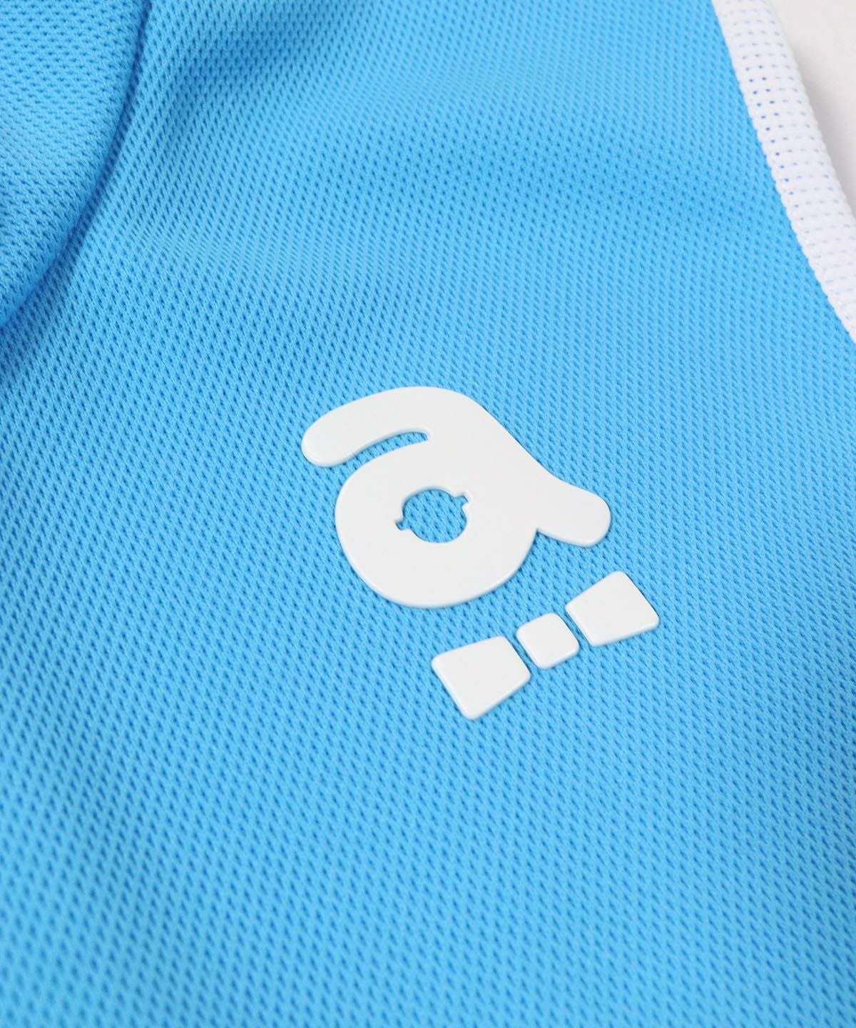 ロゴデザイン部分（ライトブルー）