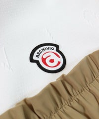 ロゴ部分（ベージュ）